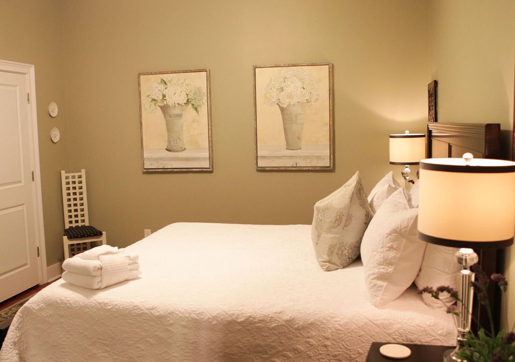 Photo of Bedroom in Historic District - North