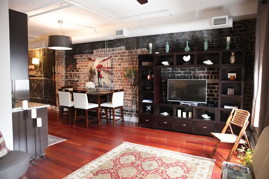 Photo of Livingroom in Historic District - North