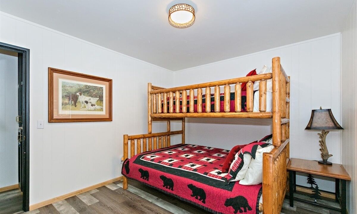 Photo of Bedroom in Summit Estates