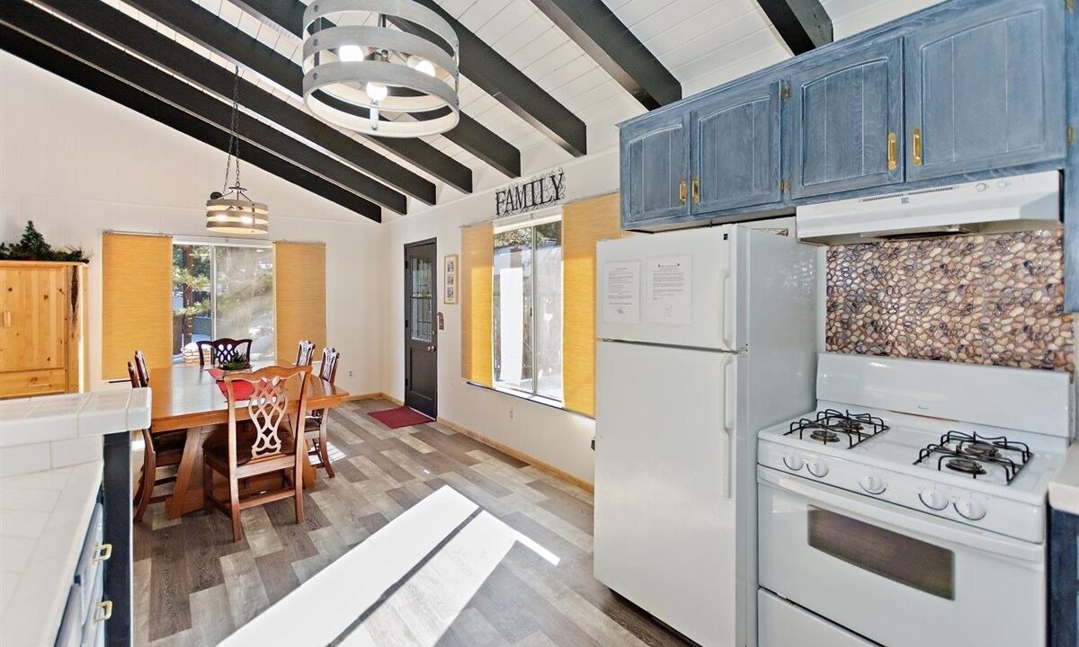 Photo of Kitchen in Summit Estates