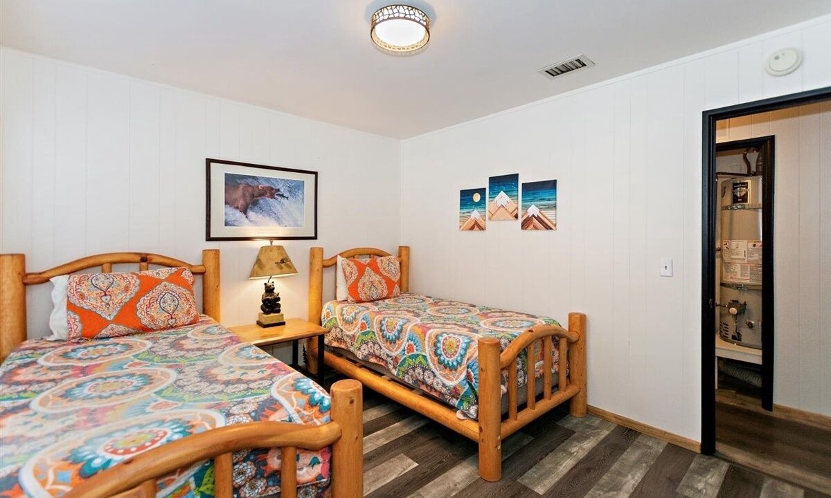 Photo of Bedroom in Summit Estates