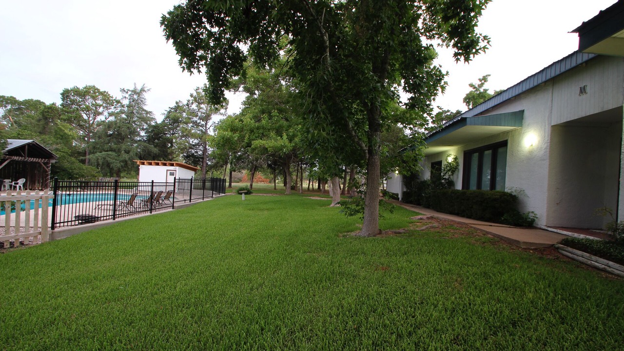Photo of Outdoor in Franklin Estates
