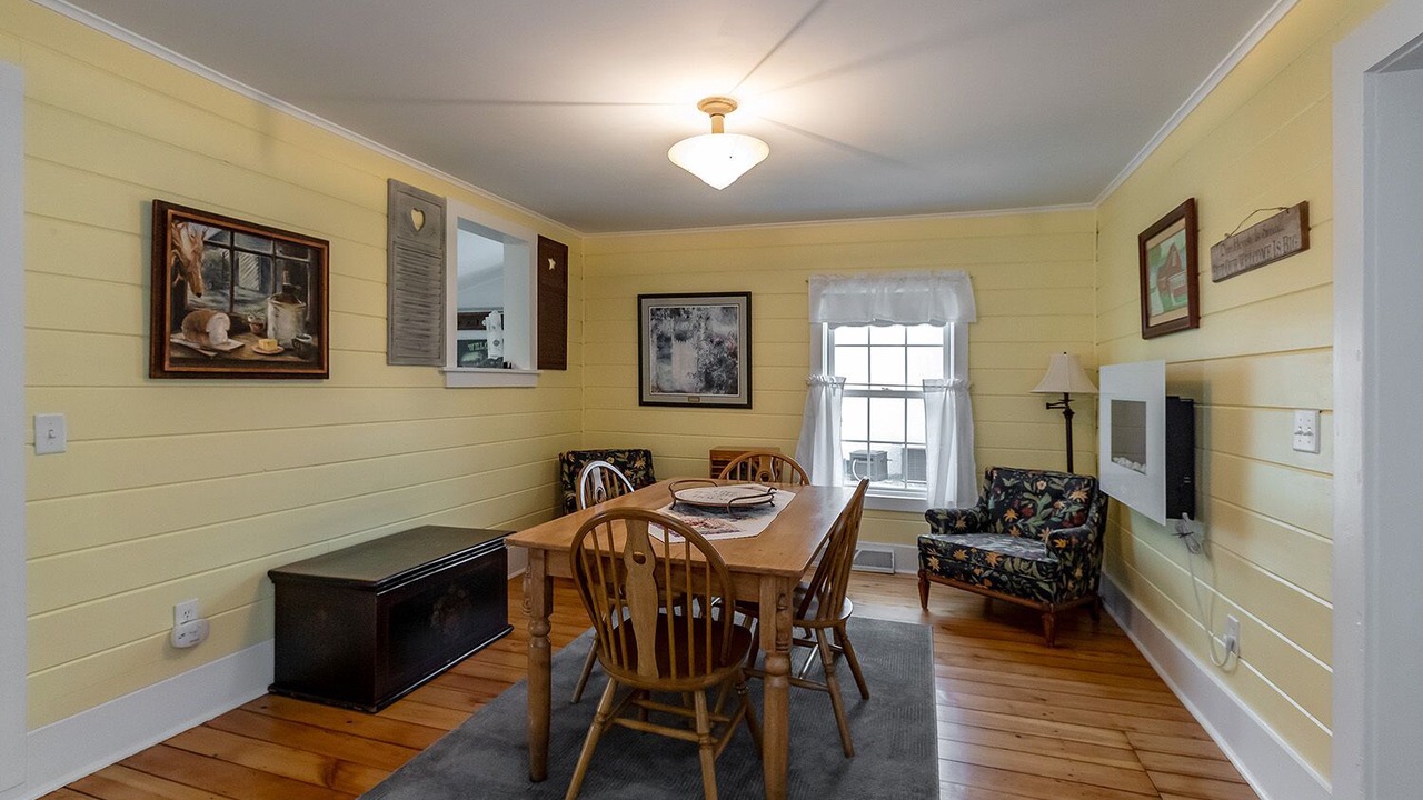 Photo of Bedroom in Lake City