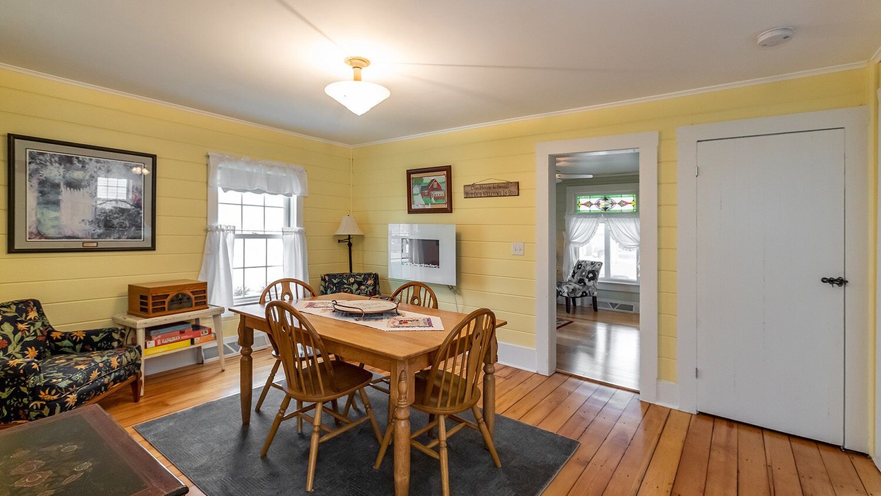 Photo of Bedroom in Lake City