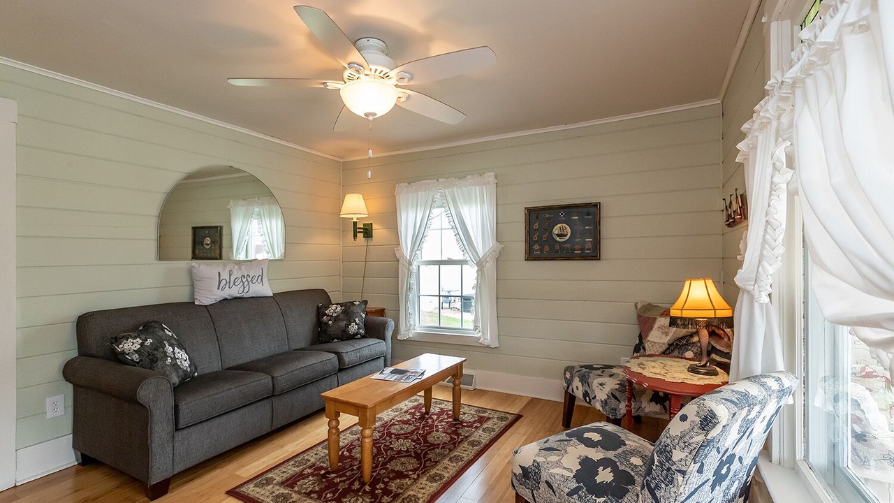 Photo of Bedroom in Lake City