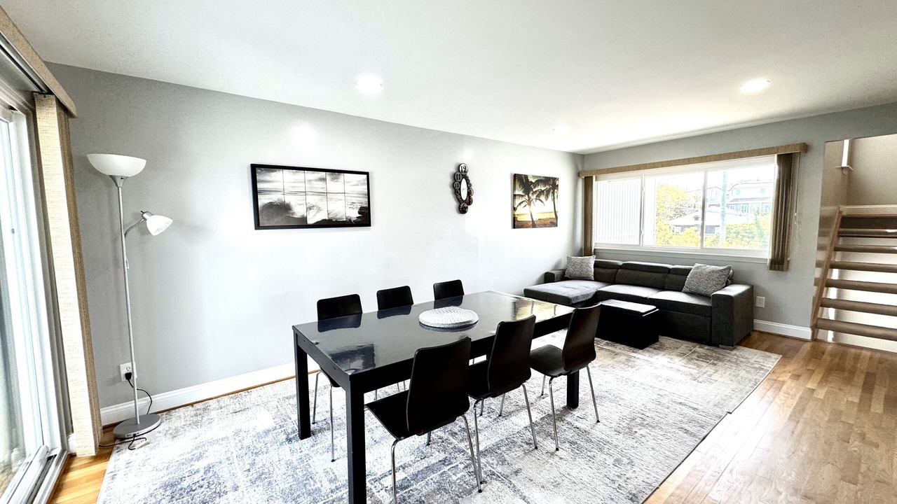 Photo of Livingroom in Northeast Virginia Beach