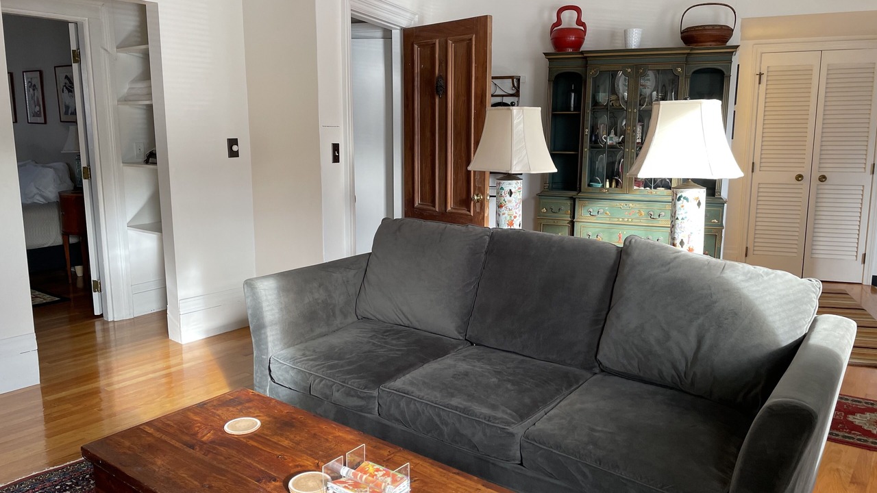 Photo of Livingroom in Thompson Square - Bunker Hill