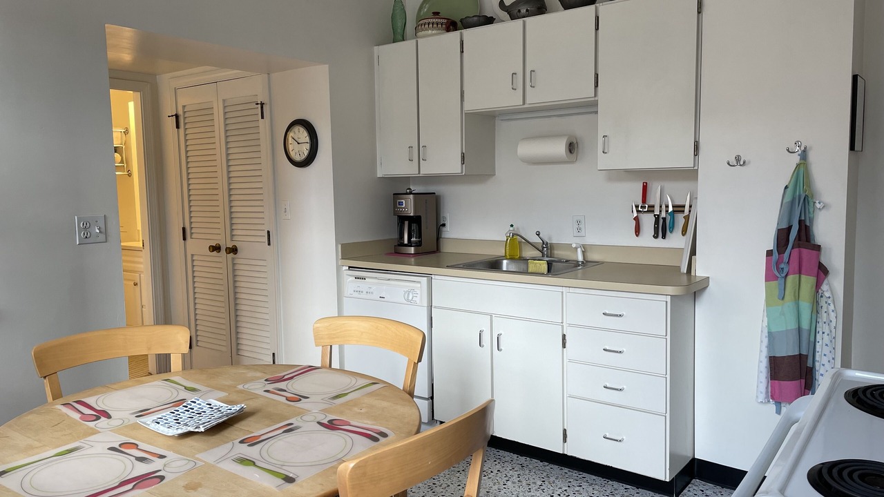 Photo of Kitchen in Thompson Square - Bunker Hill