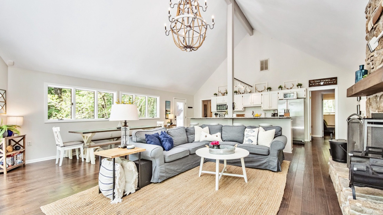 Photo of Livingroom in Tumbling Shoals