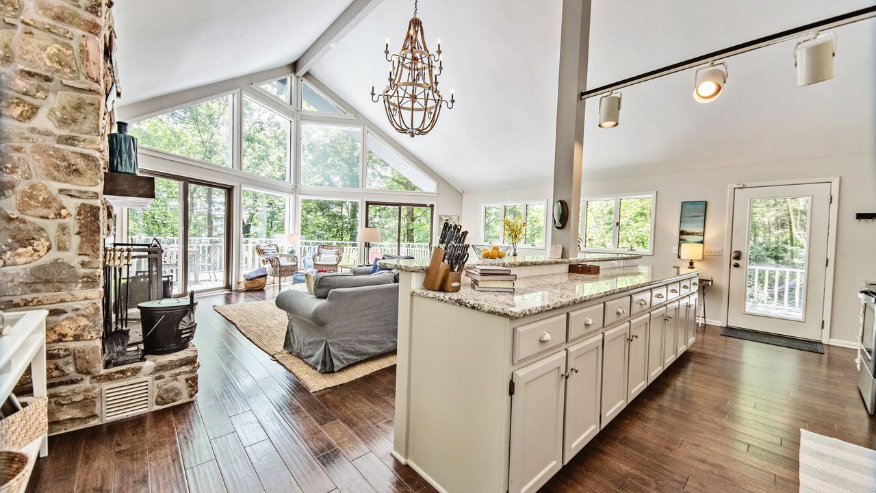 Photo of Livingroom in Tumbling Shoals