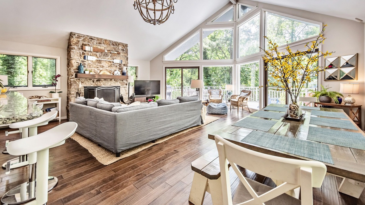 Photo of Livingroom in Tumbling Shoals