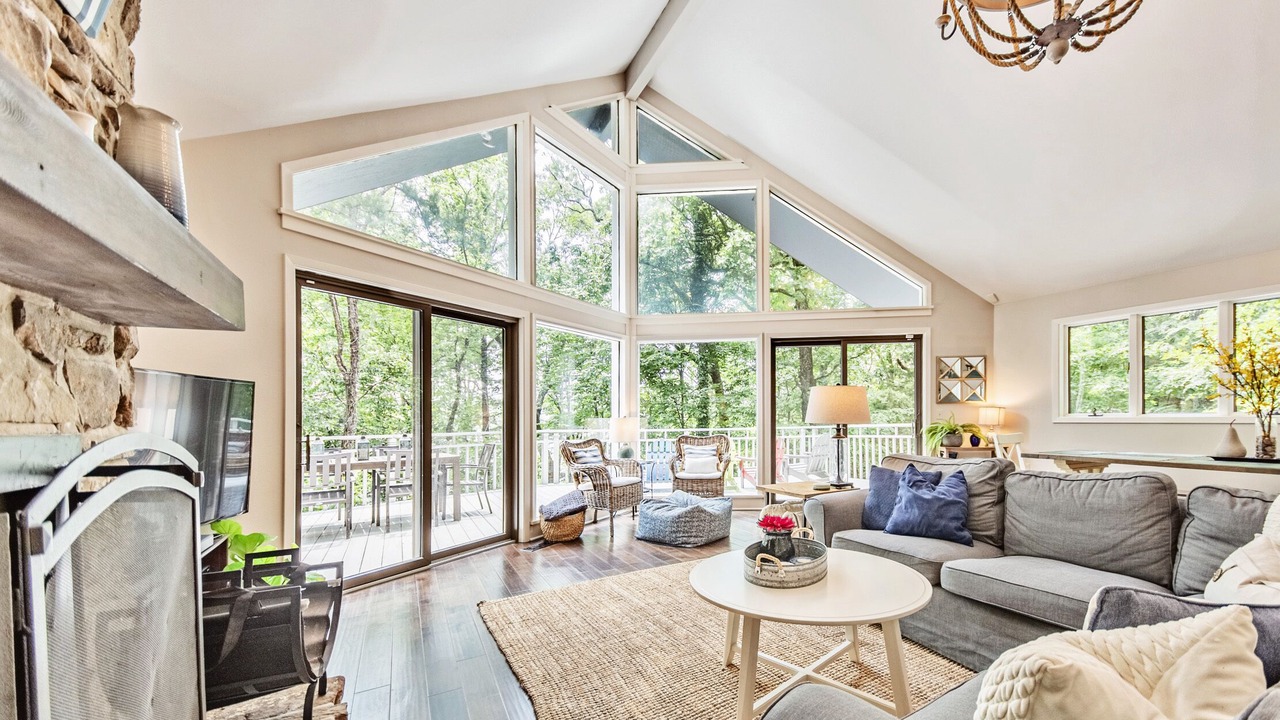 Photo of Livingroom in Tumbling Shoals