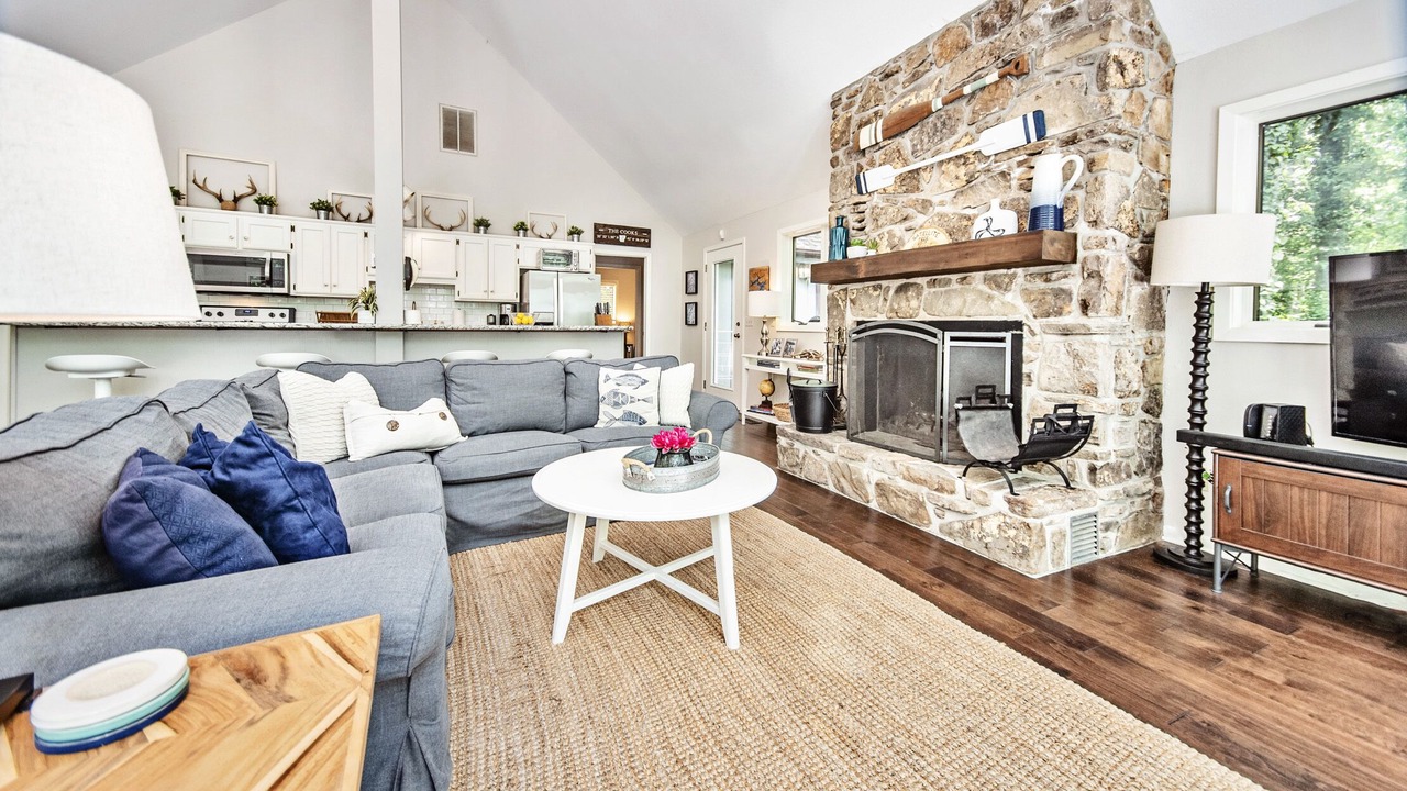 Photo of Livingroom in Tumbling Shoals
