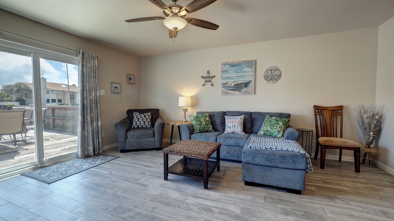 Photo of Livingroom in Corpus Christi