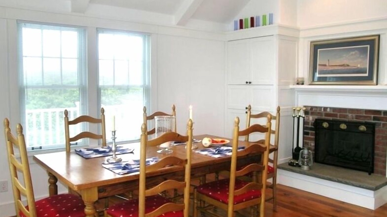 Photo of Livingroom in Tom Nevers