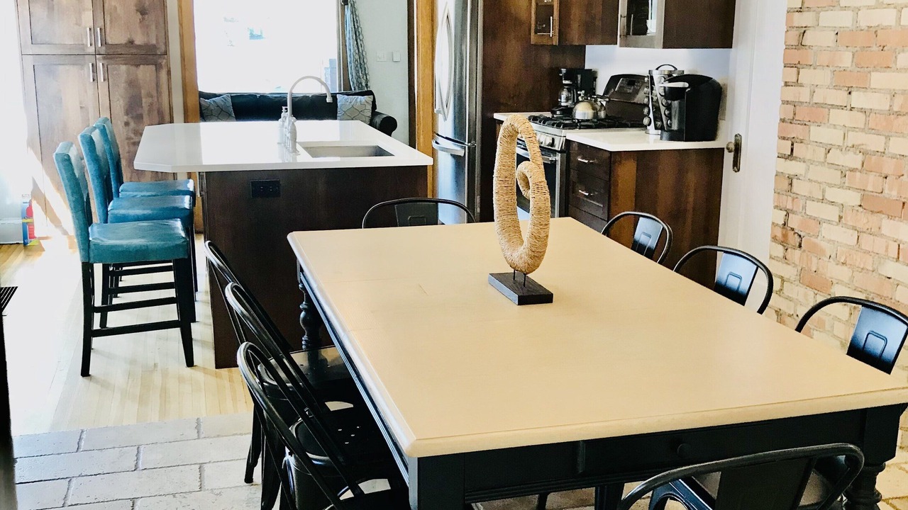 Photo of Others in The Avenues