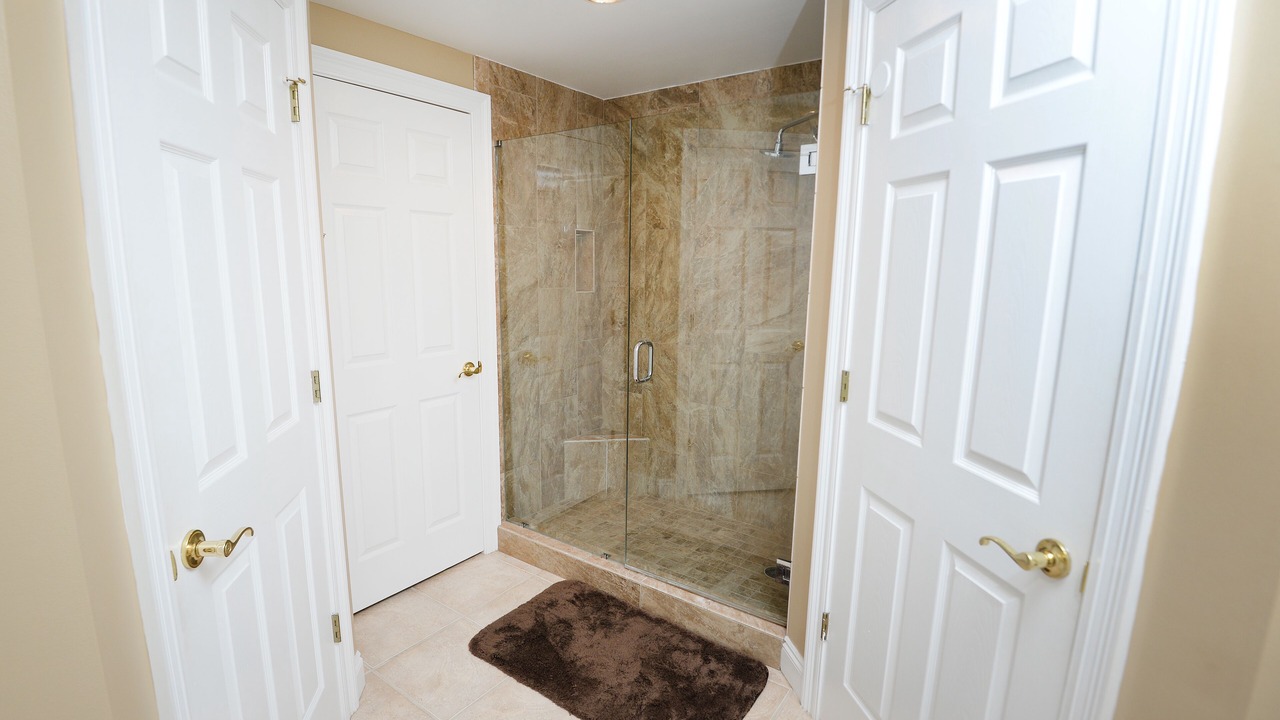 Photo of Bathroom in Thomas Drive