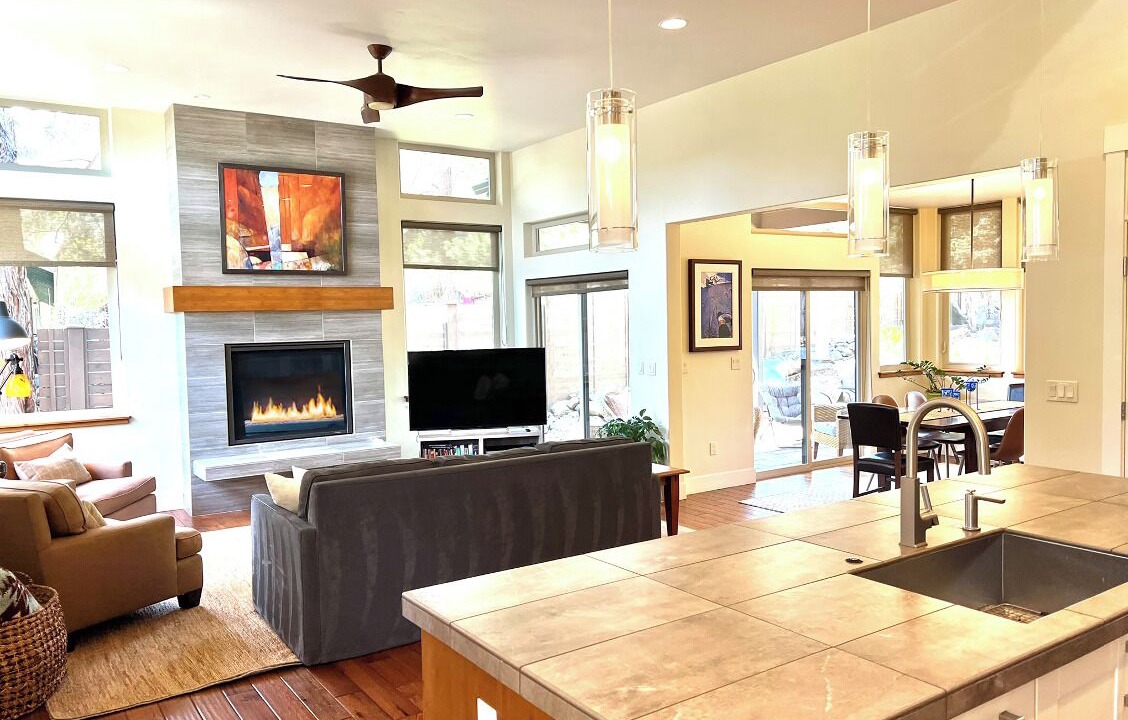Photo of Livingroom in West Hills