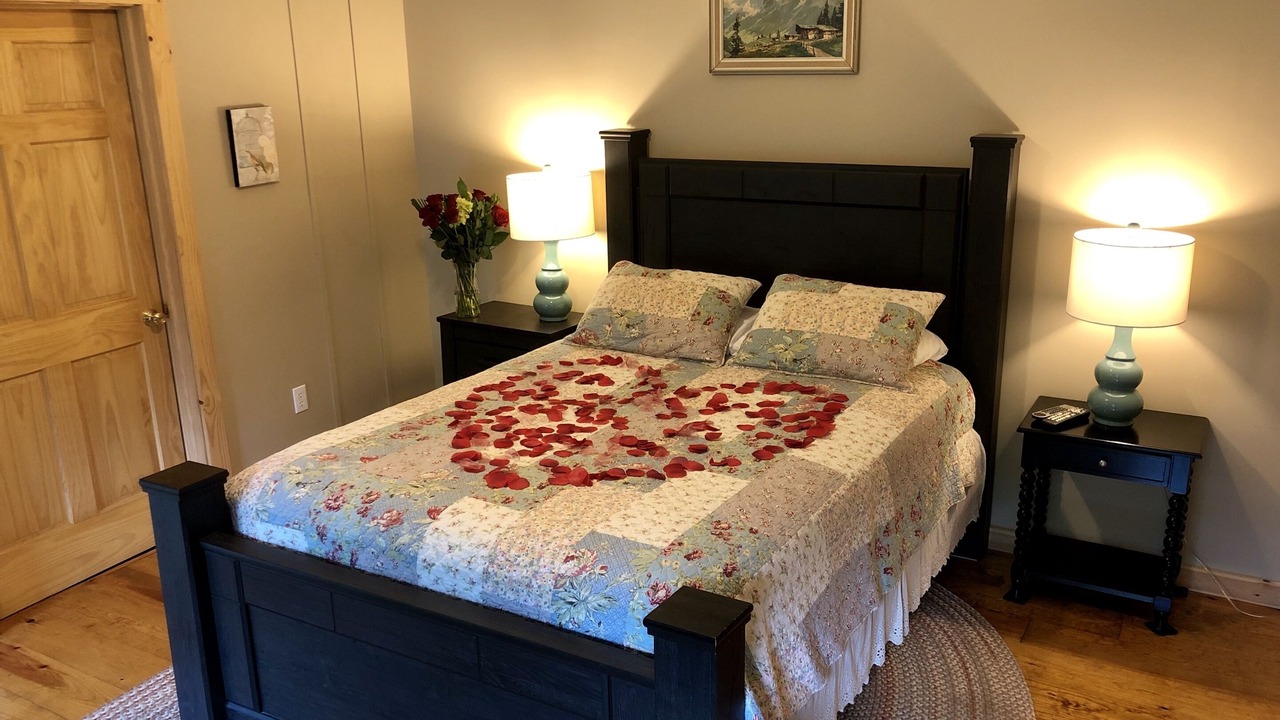 Photo of Bedroom in Nelsonville