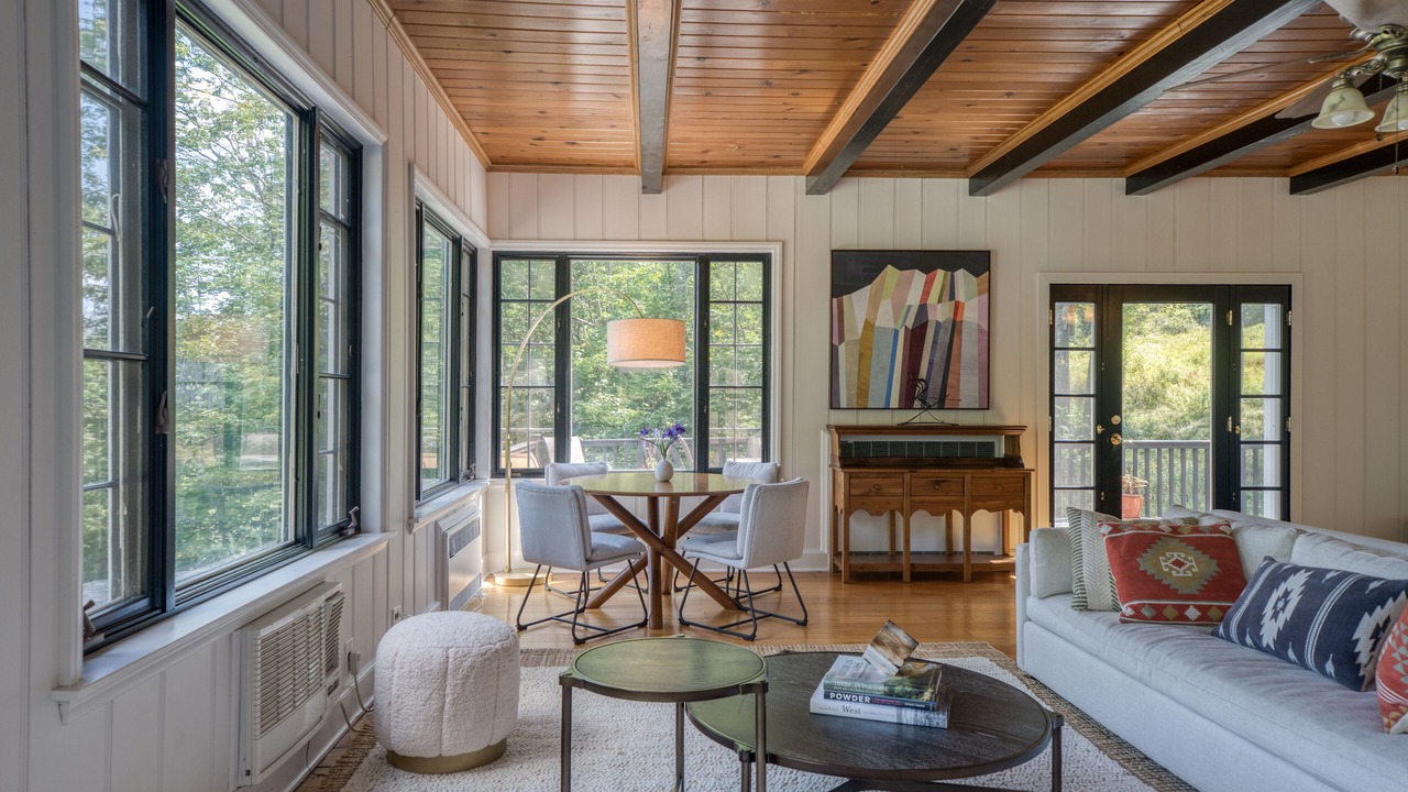 Photo of Livingroom in Hensonville
