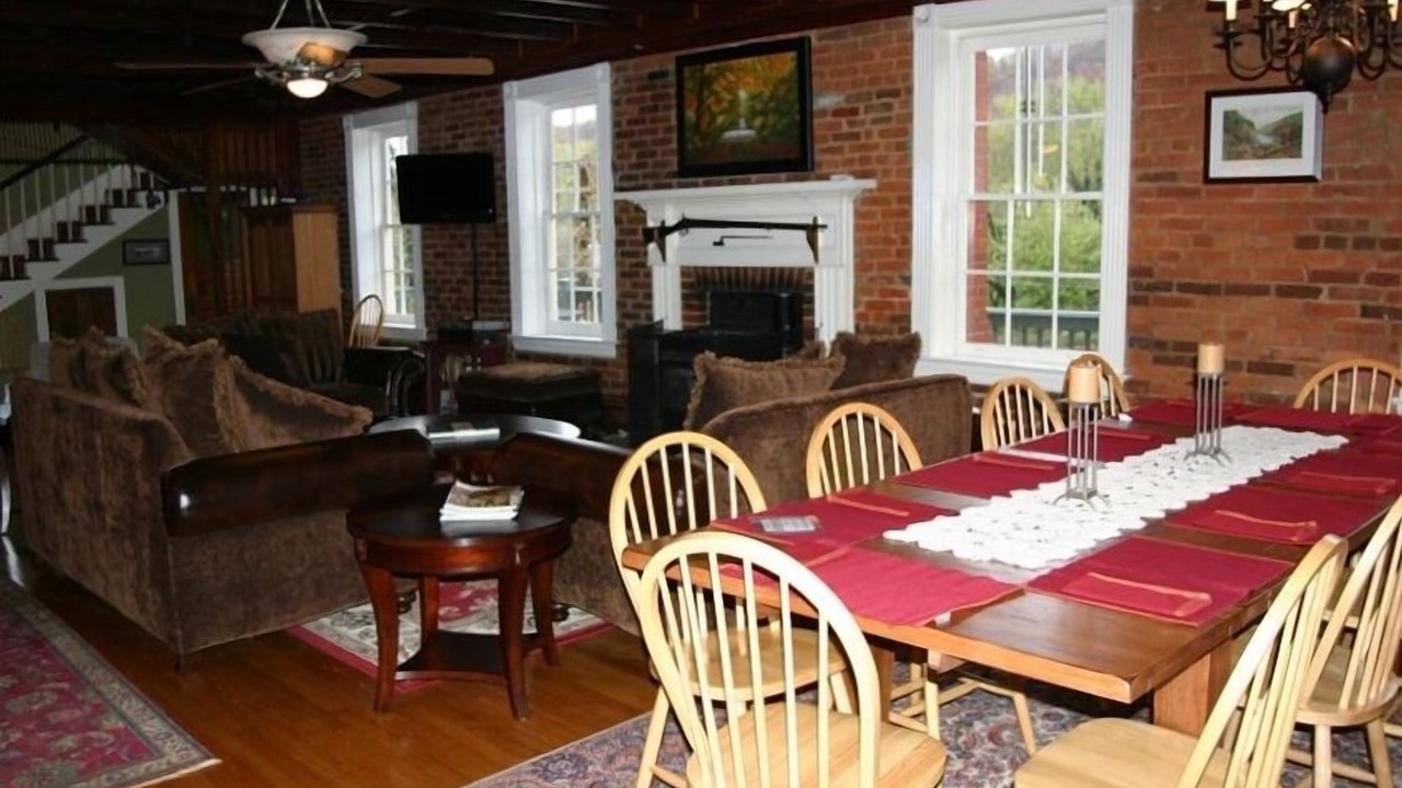 Photo of Bedroom in Harpers Ferry