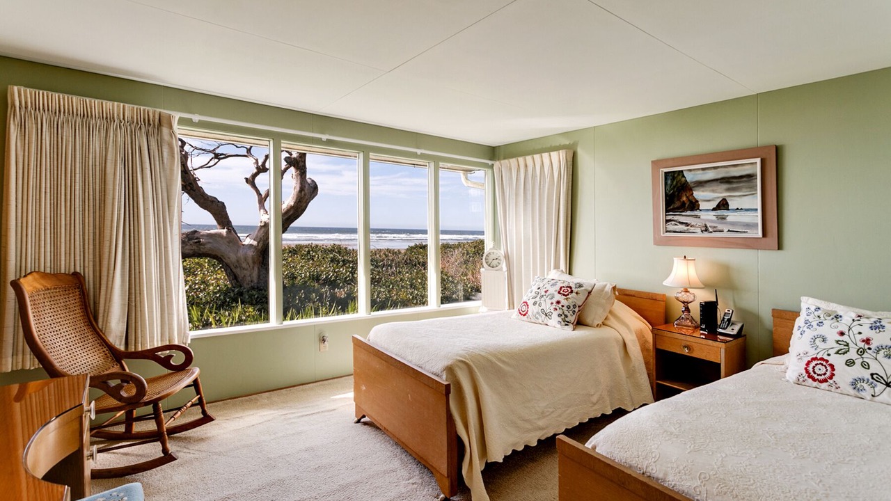 Photo of Bedroom in Arch Cape