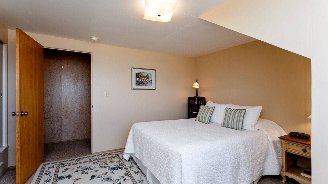 Photo of Bedroom in Arch Cape