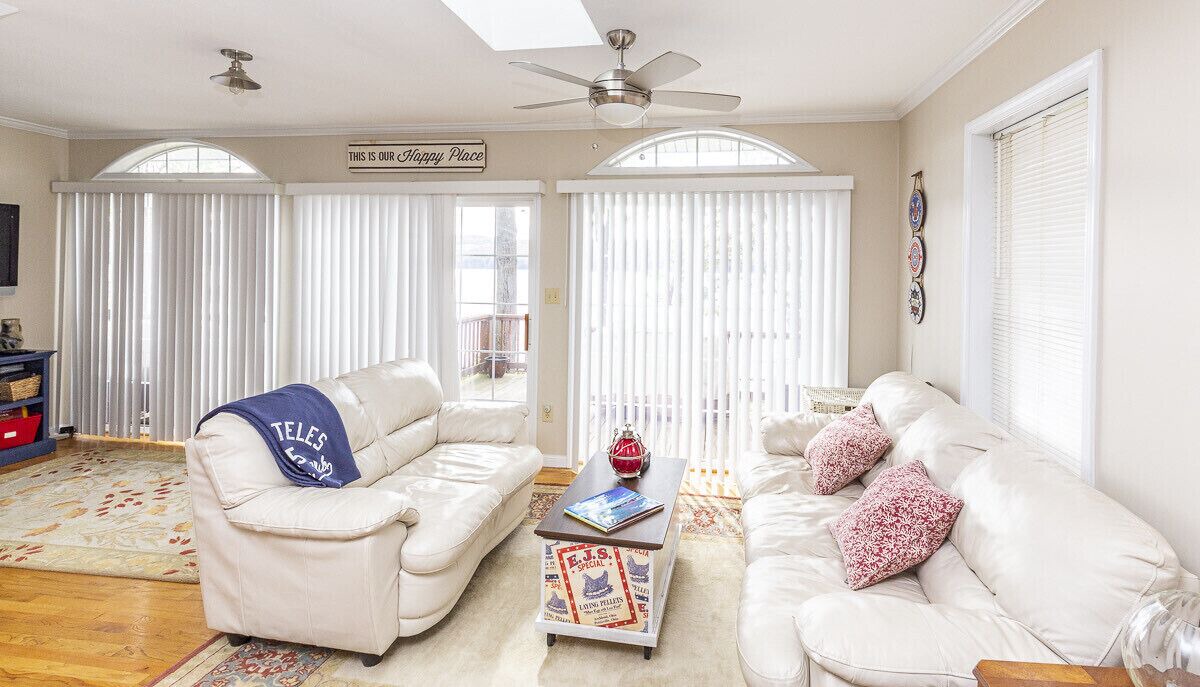 Photo of Livingroom in Skaneateles