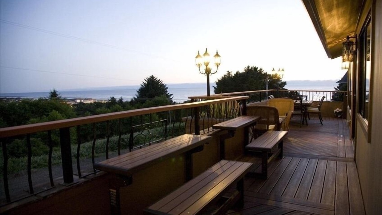 Photo of Others in Roads End