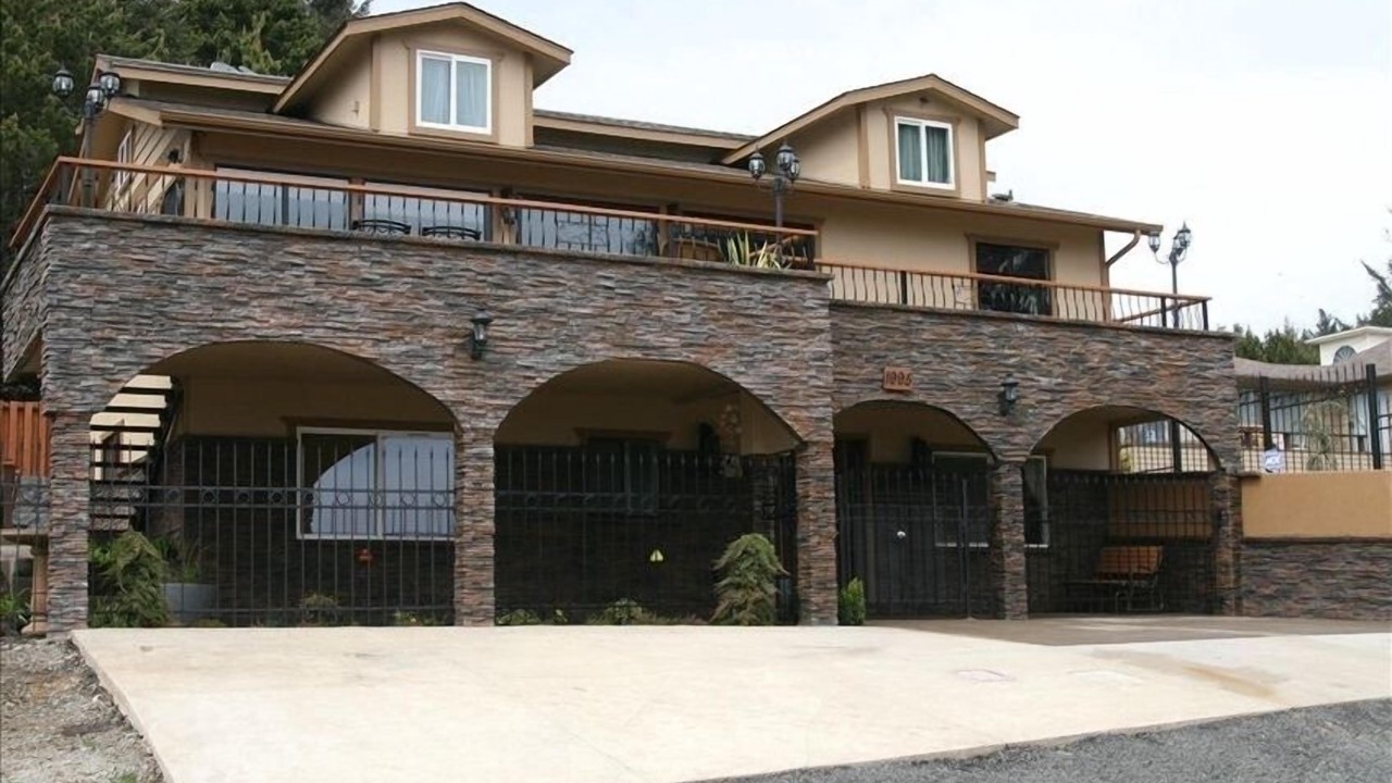 Photo of Others in Roads End