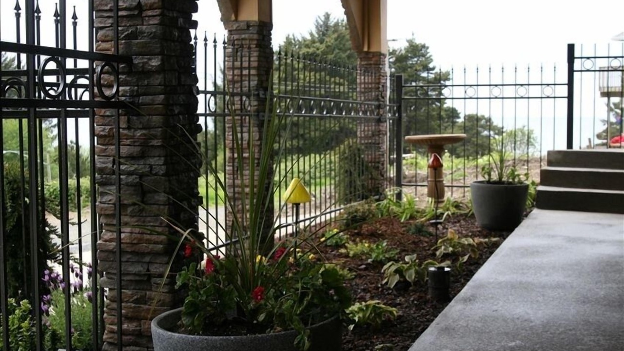 Photo of Others in Roads End