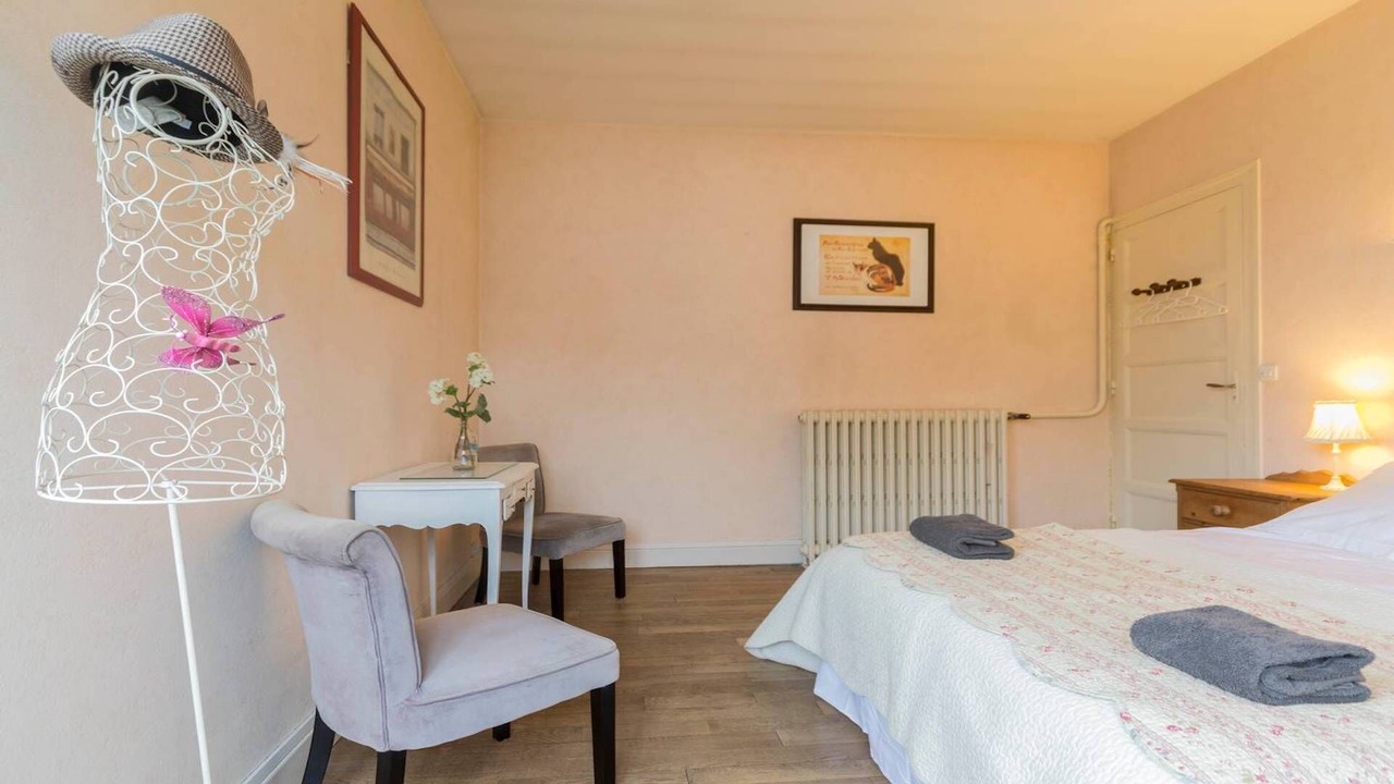 Photo of Bedroom in Montchapet