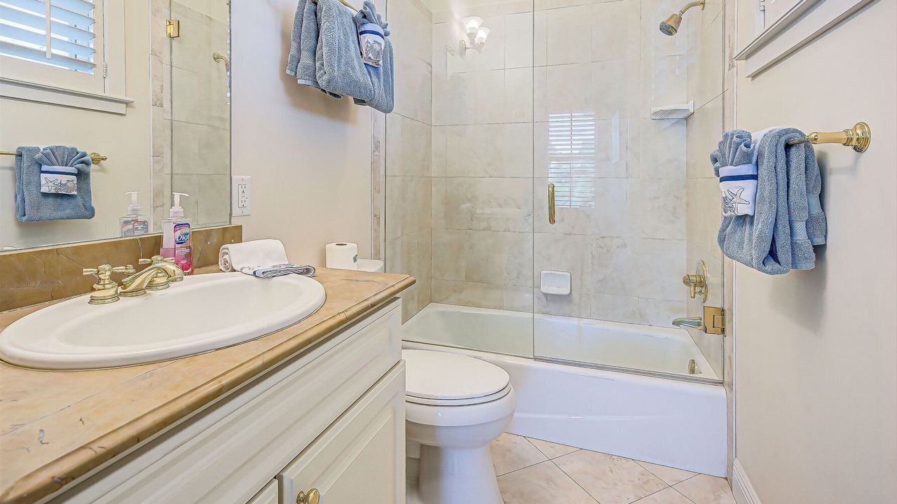 Photo of Bathroom in Palm Island