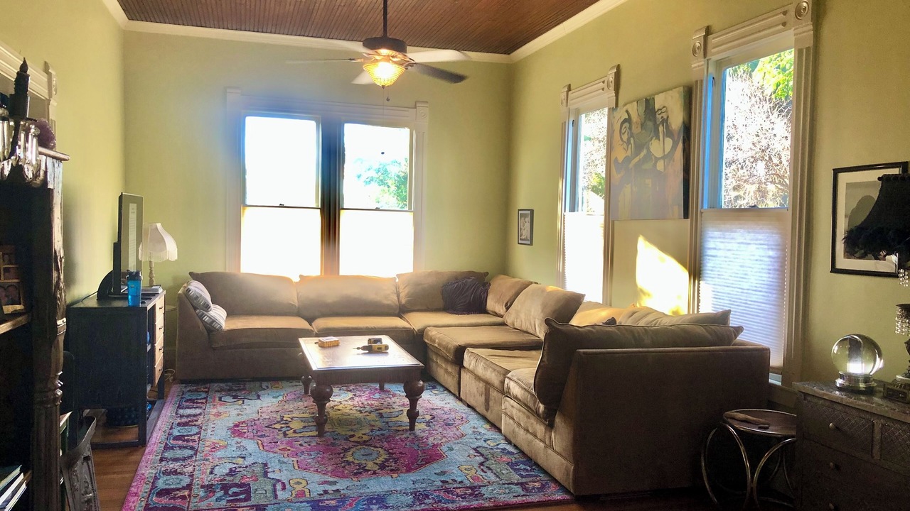 Photo of Livingroom in East Riverside - Oltorf