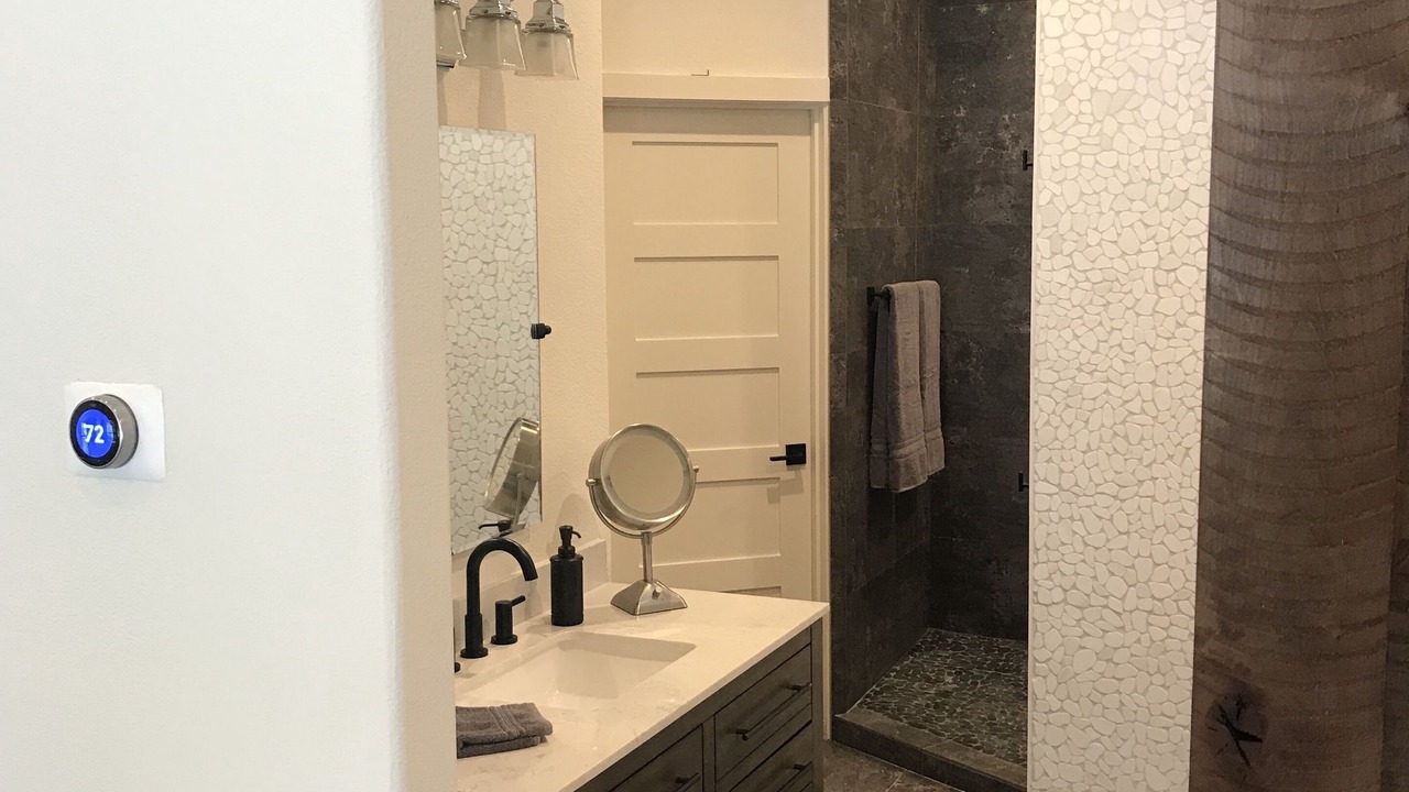 Photo of Bathroom in Kingsland
