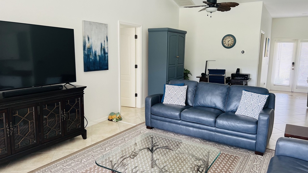 Photo of Livingroom in Falcons Glen