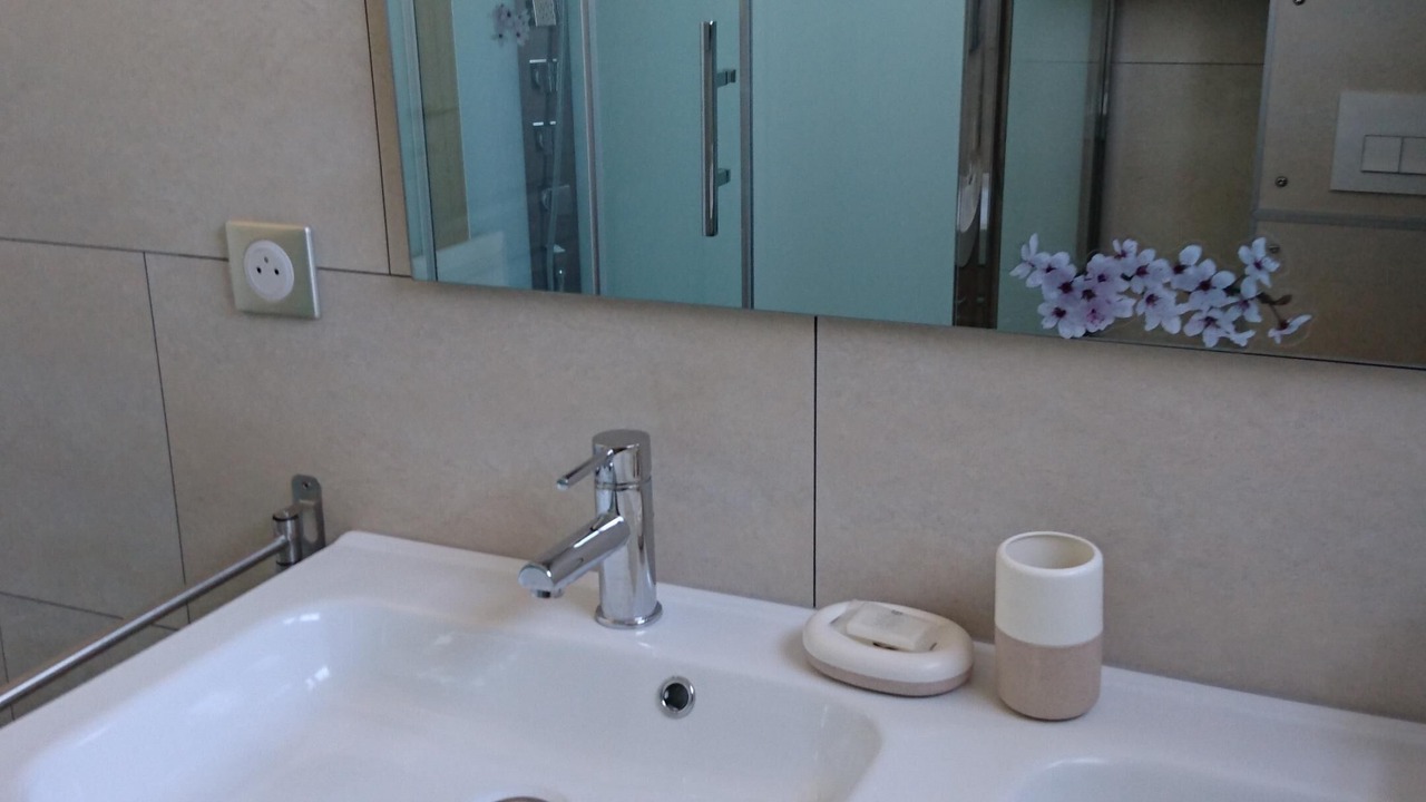 Photo of Bathroom in Lagord