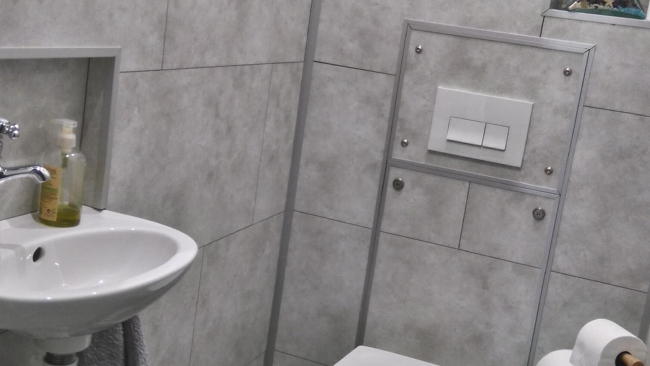 Photo of Bathroom in Lagord