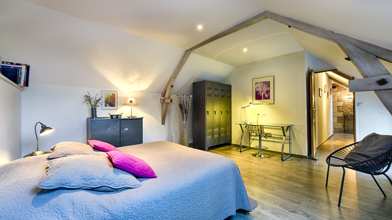Photo of Bedroom in Saint-Wambert-des-Trois-Vallees