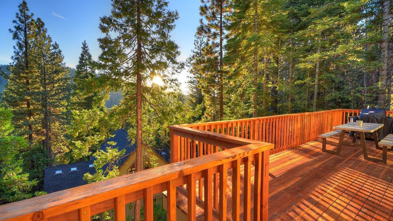 Photo of Outdoor in Yosemite West