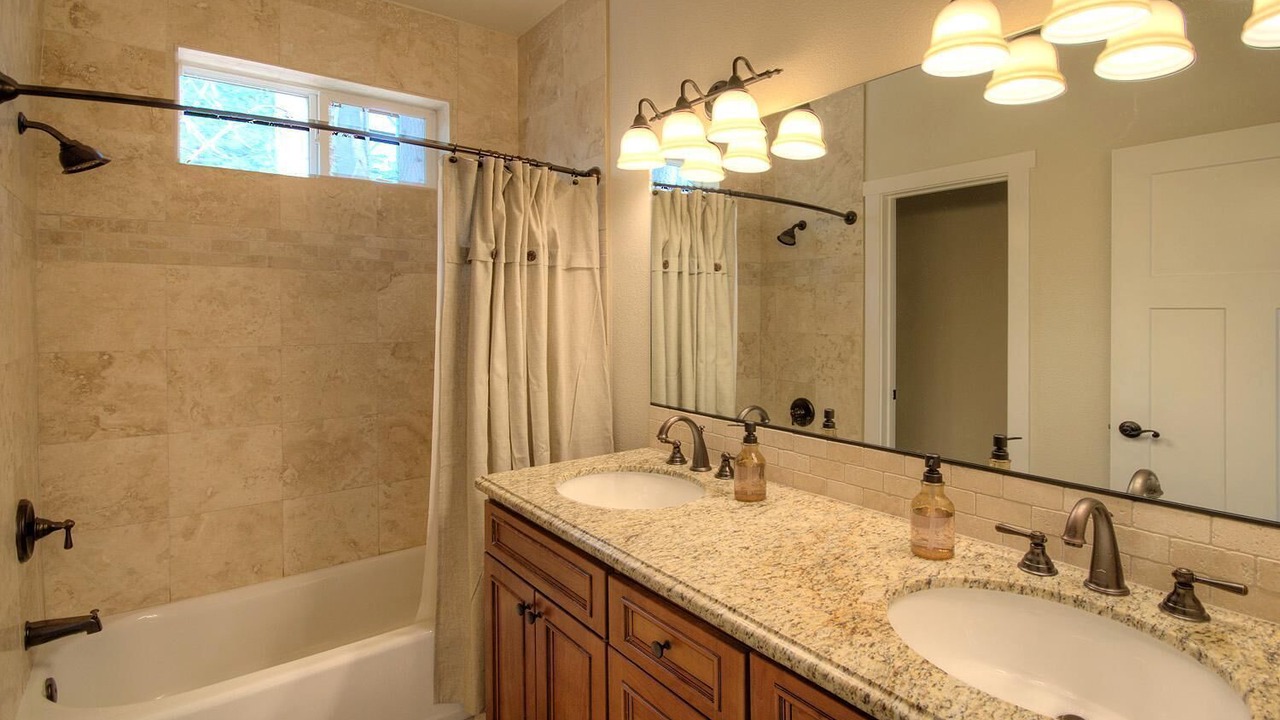 Photo of Bathroom in Yosemite West