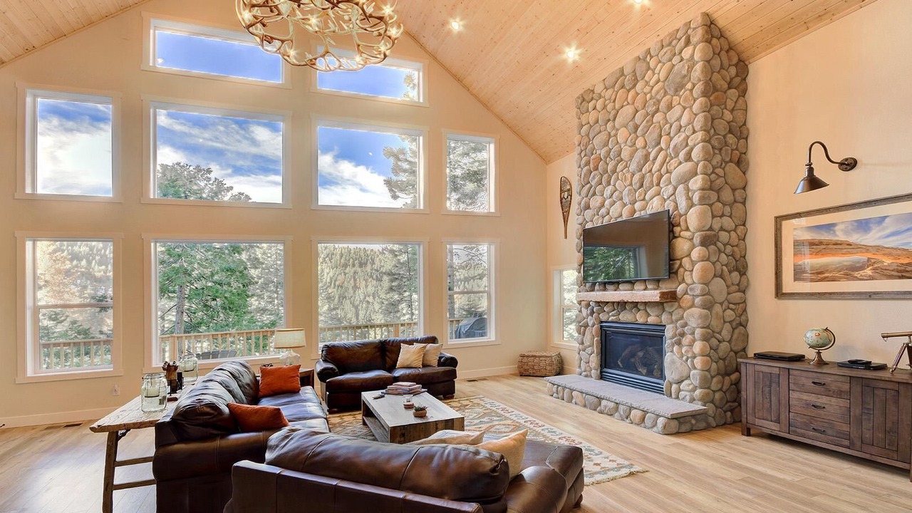 Photo of Livingroom in Yosemite West