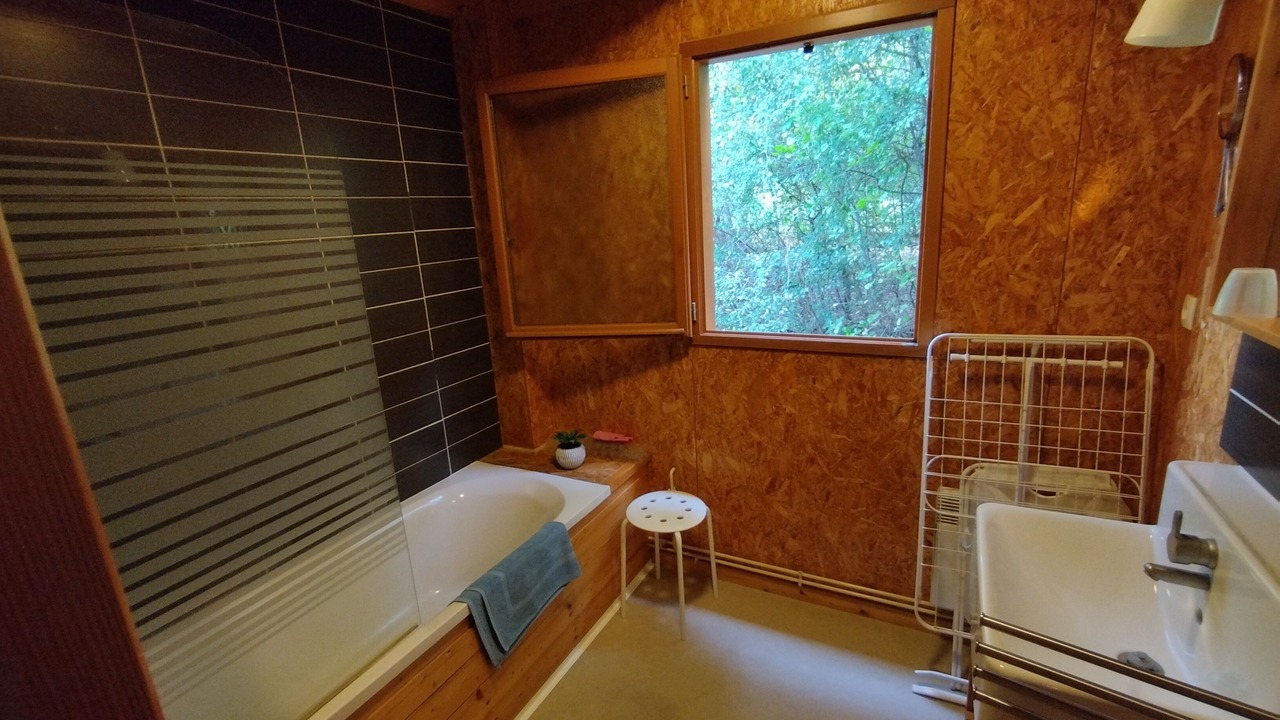 Photo of Bathroom in Corancy