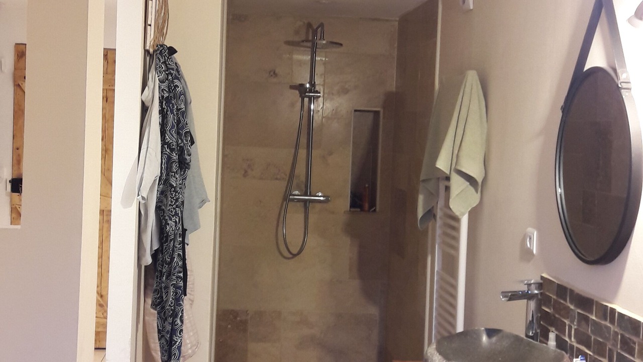 Photo of Bathroom in Opoul-Perillos