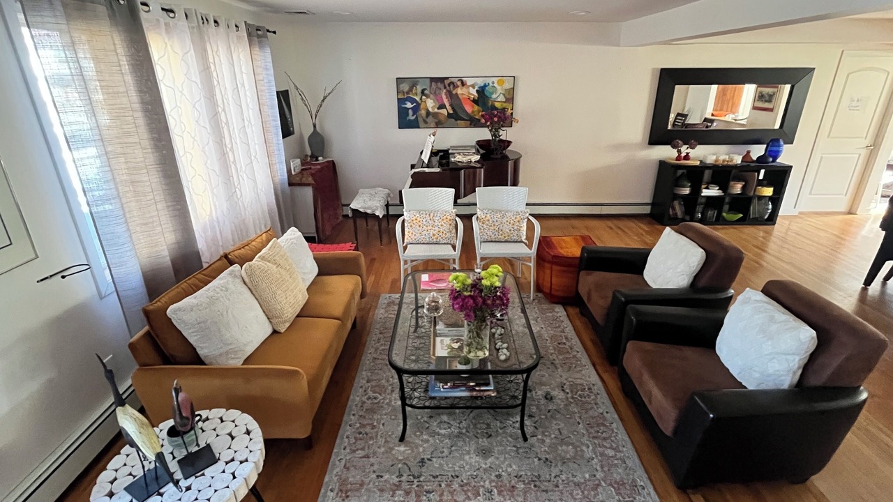 Photo of Livingroom in Fair Lawn