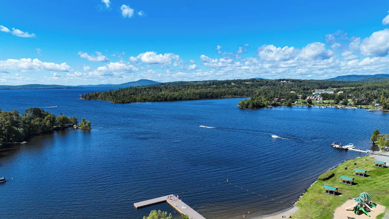 Photo of Others in Oquossoc