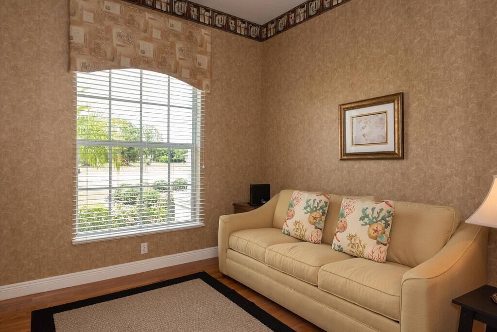 Photo of Livingroom in White Marsh