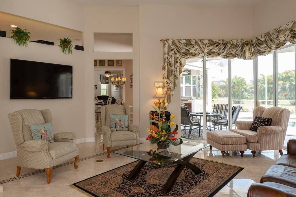 Photo of Livingroom in White Marsh