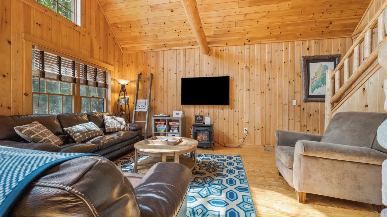 Photo of Livingroom in Oquossoc