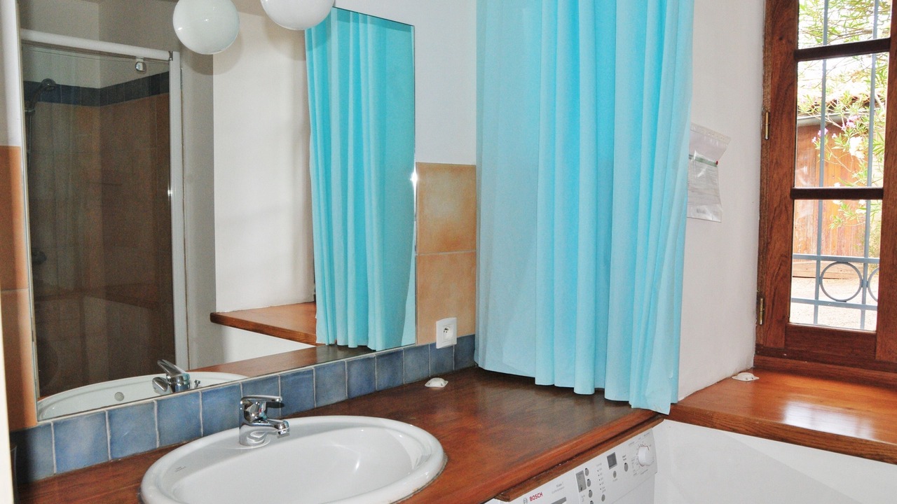 Photo of Bathroom in Octon